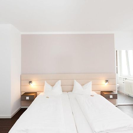 Manhattan Hotel Francoforte sul Meno Esterno foto