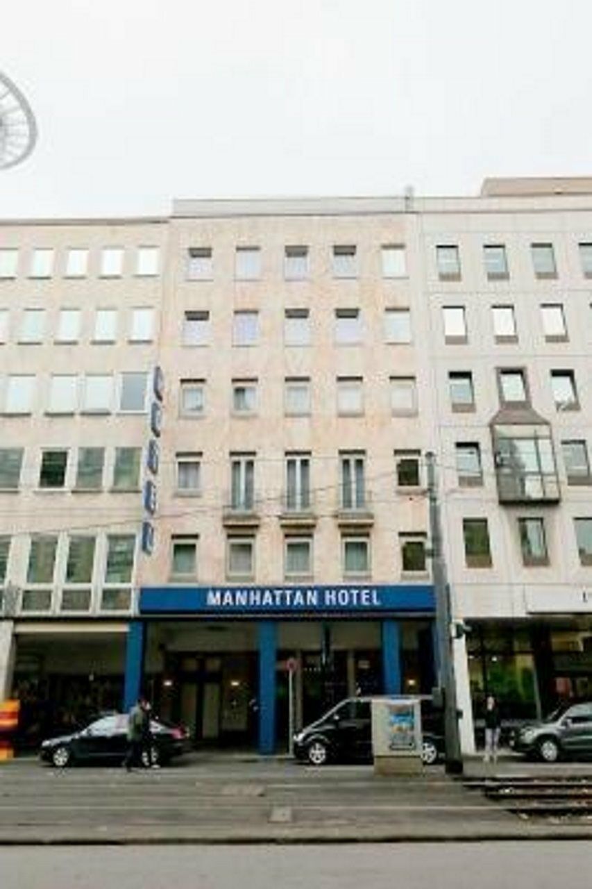 Manhattan Hotel Francoforte sul Meno Esterno foto